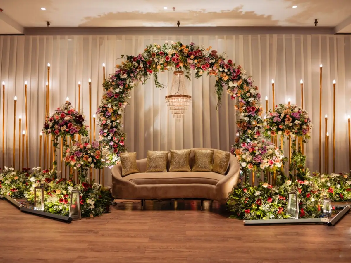 Wedding flower decoration setup by Hamd Flower Decoration, Kolkata